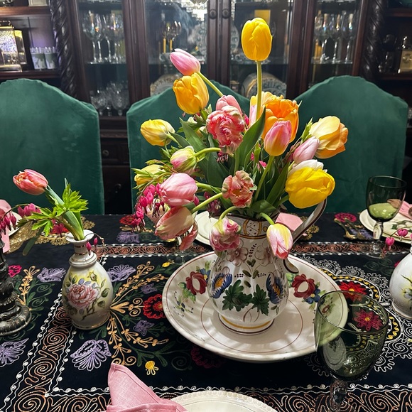 Multiple Color Vase Set - Picture 2 of 8